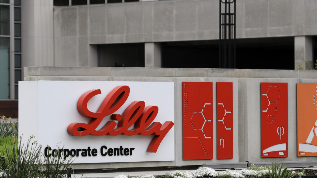Lawmakers urge HHS to force Lilly to provide 340B drug discounts