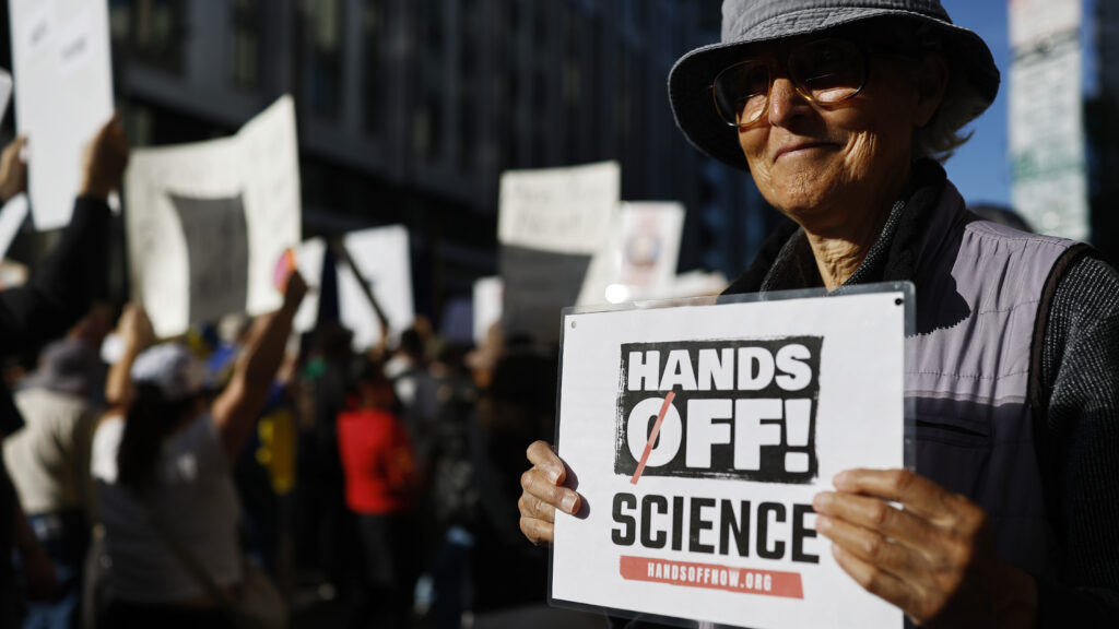 U.S. trust in science, vaccines higher than in other nations, survey shows